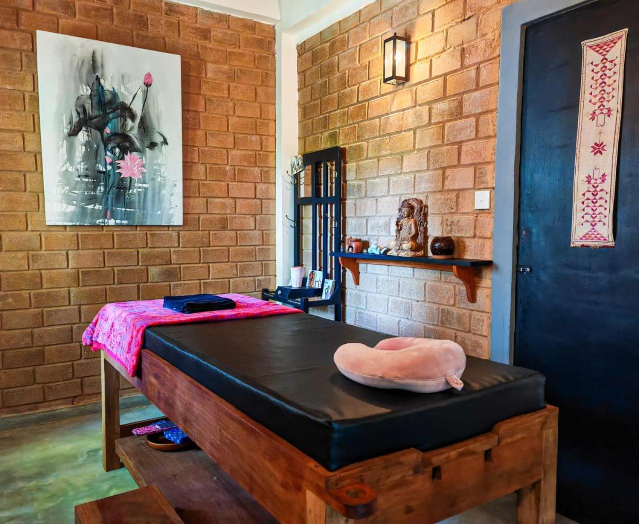 Villa Lyvie Ayurvedic Hotel 탕갈레 외부 사진
