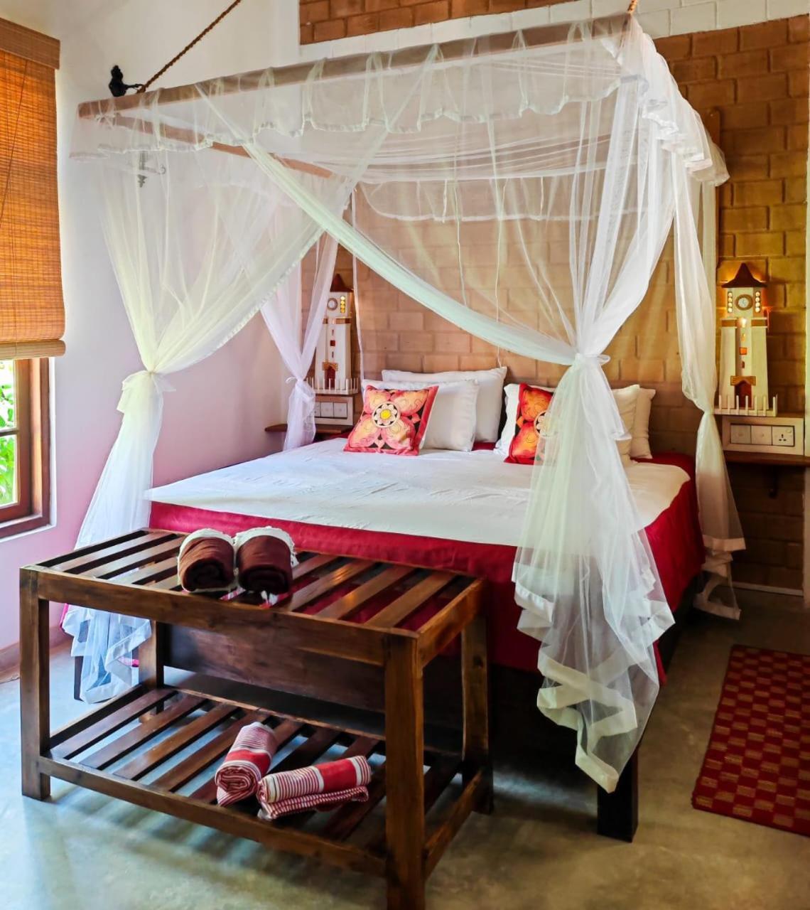 Villa Lyvie Ayurvedic Hotel 탕갈레 외부 사진
