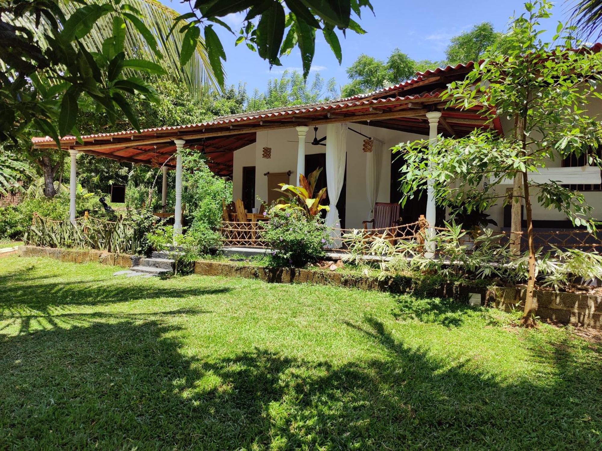 Villa Lyvie Ayurvedic Hotel 탕갈레 외부 사진
