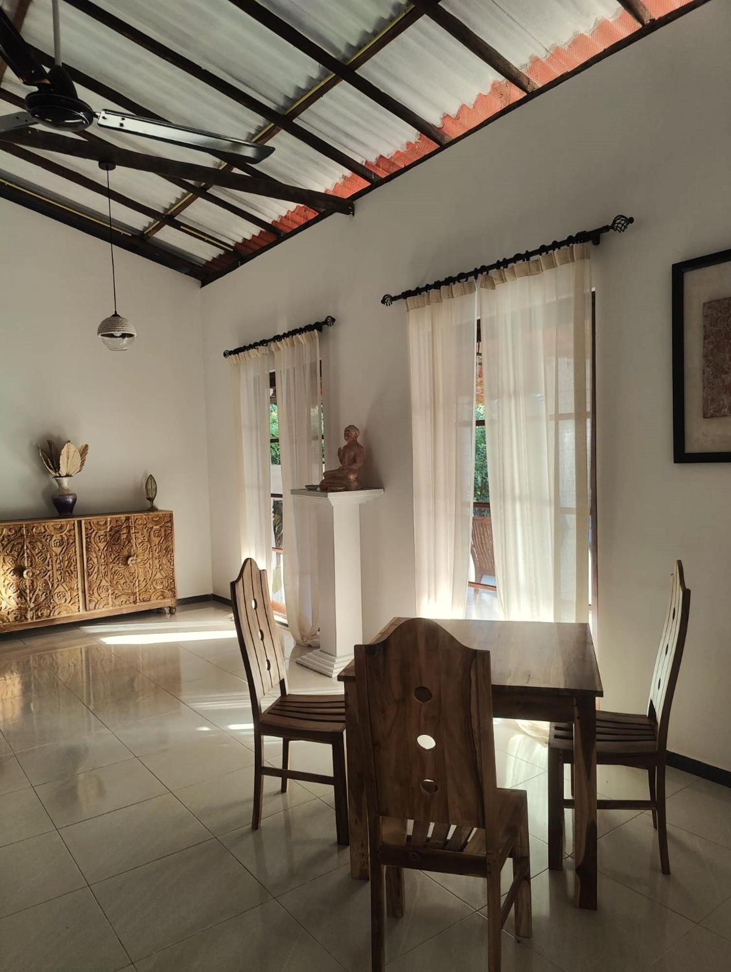 Villa Lyvie Ayurvedic Hotel 탕갈레 외부 사진